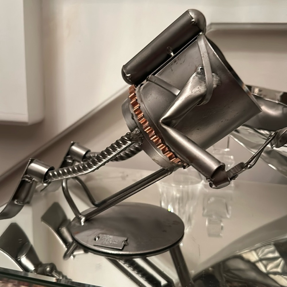 UNIQUE WINE BOTTLE HOLDER ROBOT